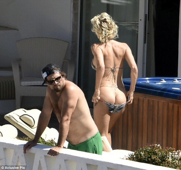 bikini2