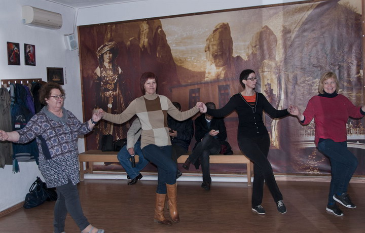 Dancing2
